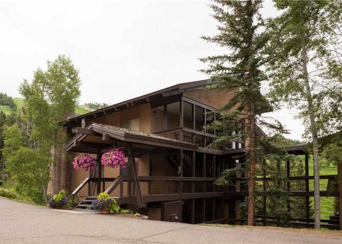 Resort Storm Meadows